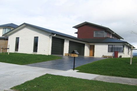 Photo of property in 70 Pacific Drive, Fitzherbert, Palmerston North, 4410