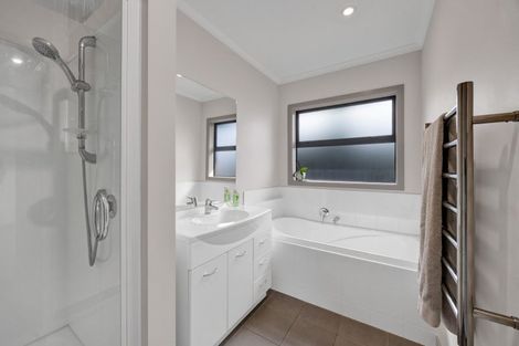 Photo of property in 5a James Drive, Bell Block, New Plymouth, 4312