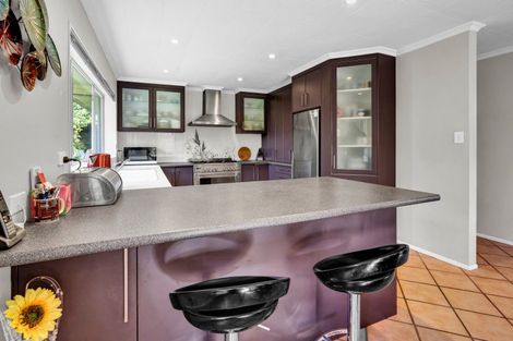 Photo of property in 120 Paraite Road, Paraite, New Plymouth, 4373