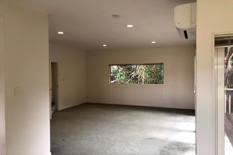 Photo of property in 1/36 Camelot Place, Glenfield, Auckland, 0629