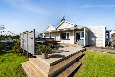 Photo of property in 2 Broadway, Waitara, 4320