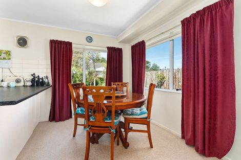 Photo of property in 4 Seddon Street, Carterton, 5713