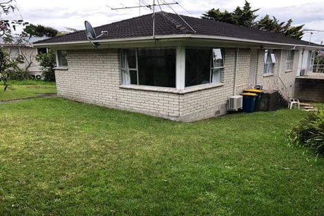 Photo of property in 2/95 Archers Road, Hillcrest, Auckland, 0629