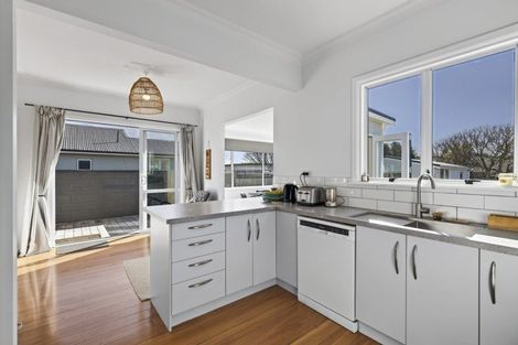 Photo of property in 319 Carrington Street, Vogeltown, New Plymouth, 4310