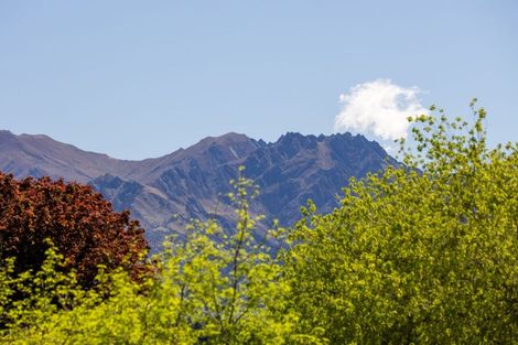 Photo of property in 3 Heuchan Lane, Wanaka, 9305