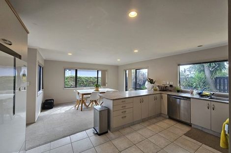 Photo of property in 37 Matene Place, Papamoa Beach, Papamoa, 3118