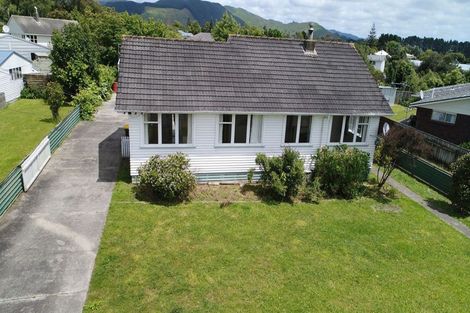 Photo of property in 12 East Road, Shannon, 4821