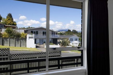 Photo of property in 46 Cumberland Street, Merrilands, New Plymouth, 4312