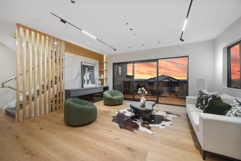 Photo of property in 8 Mill Hill Close, Flat Bush, 2019