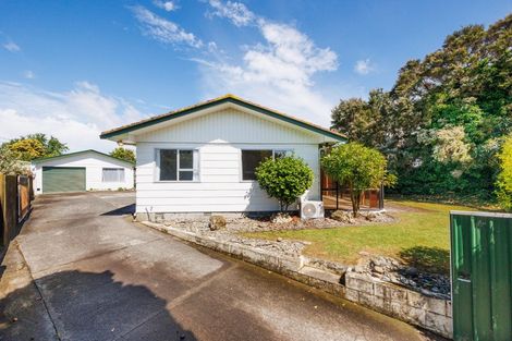 Photo of property in 14 Hillcrest Drive, Kelvin Grove, Palmerston North, 4414