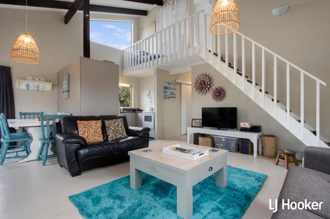 Photo of property in 43 Hillview Road, Waihi Beach, 3611