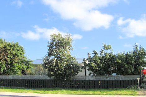 Photo of property in 2/1216 Papamoa Beach Road, Papamoa Beach, Papamoa, 3118