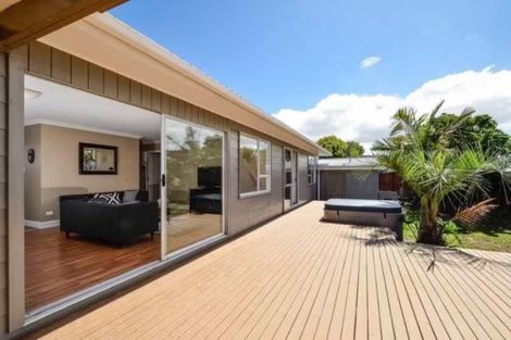 Photo of property in 27 Pahi Place, West Harbour, Auckland, 0618