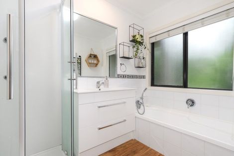 Photo of property in 2 Sabana Place, Bethlehem, Tauranga, 3110