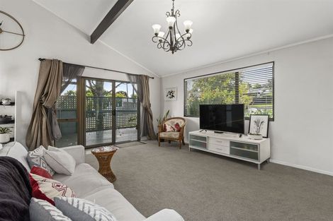 Photo of property in 77 Resolution Road, Welcome Bay, Tauranga, 3112