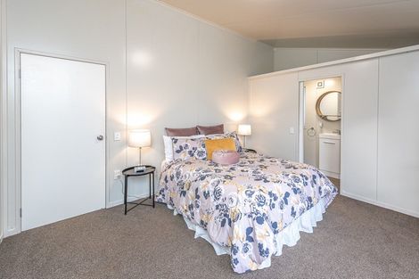 Photo of property in 10 Karaka Street, Castlecliff, Whanganui, 4501