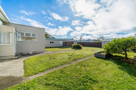 Photo of property in 4 Heretaunga Square, Silverstream, Upper Hutt, 5019