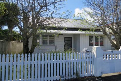 Photo of property in 59 Morley Street, New Plymouth, 4310