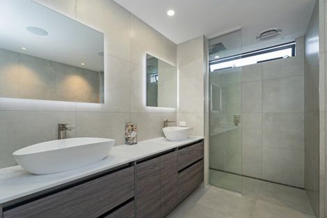 Photo of property in 33 Awatea Drive, Whitianga, 3510