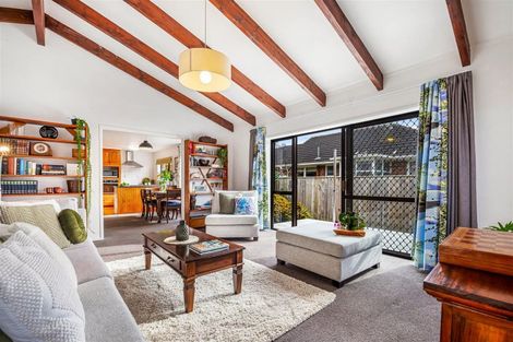 Photo of property in 1/10 Hillcrest Avenue, Hillcrest, Auckland, 0627