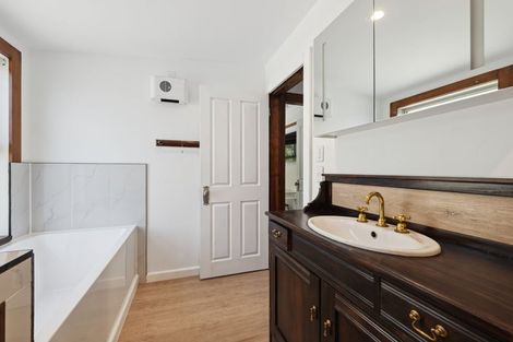 Photo of property in 5 Wynyard Street, Normanby, Hawera, 4614