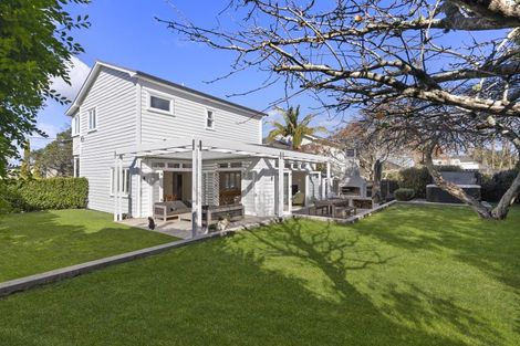 Photo of property in 28 Princes Street, Northcote Point, Auckland, 0627