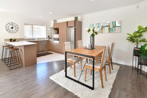 Photo of property in 35 Chesterfield Way, Orewa, 0931