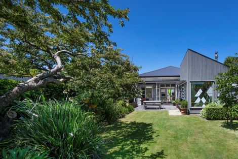 Photo of property in 48 Derwent Street, Island Bay, Wellington, 6023