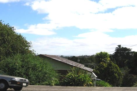Photo of property in 2/152 Glenfield Road, Birkenhead, Auckland, 0626