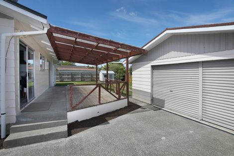 Photo of property in 3 Edward Street, Bulls, 4818