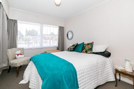 Photo of property in 15 Chedworth Avenue, Chedworth, Hamilton, 3210