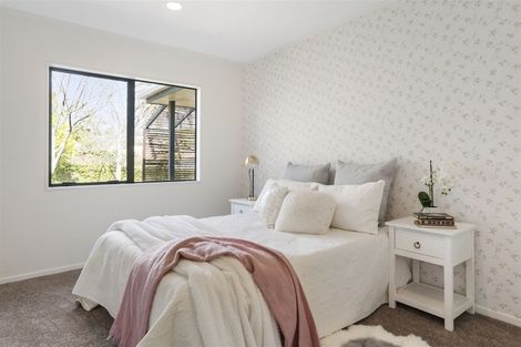 Photo of property in 98 Caribbean Drive, Unsworth Heights, Auckland, 0632