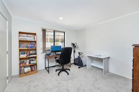 Photo of property in 15 San Pedro Place, Henderson, Auckland, 0612