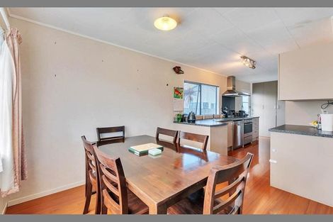 Photo of property in 5 Zurich Place, Weymouth, Auckland, 2103