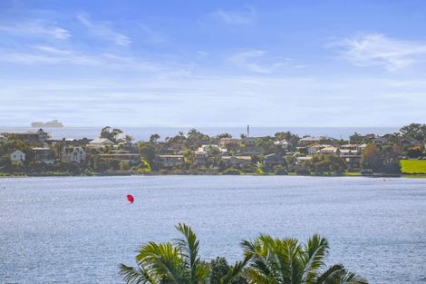 Photo of property in 37 Lake Pupuke Drive, Takapuna, Auckland, 0622