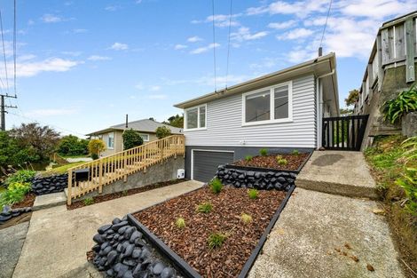 Photo of property in 3 Fraser Avenue, Johnsonville, Wellington, 6037