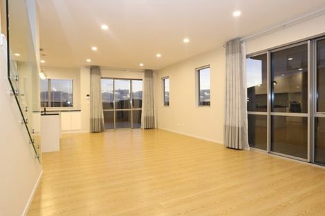 Photo of property in 18 Kingfisher Road, Silverdale, 0932