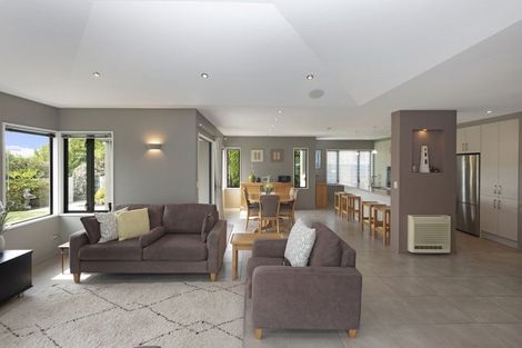 Photo of property in 8 Applecross Lane, Harewood, Christchurch, 8051