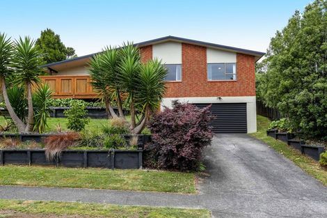 Photo of property in 100 Heta Road, Highlands Park, New Plymouth, 4312