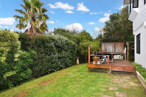 Photo of property in 105 Luckens Road, West Harbour, Auckland, 0618