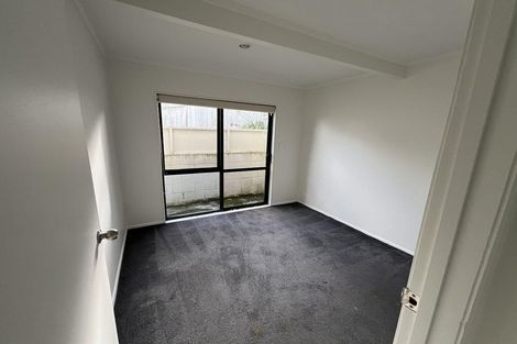 Photo of property in 22 Goodwood Drive, Goodwood Heights, Auckland, 2105