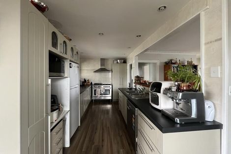 Photo of property in 1 Gaede Terrace, Sunnyvale, Auckland, 0612