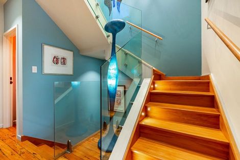 Photo of property in 51 The Crescent, Roseneath, Wellington, 6011