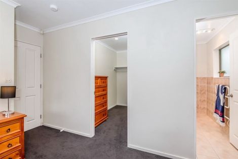 Photo of property in 46 Robert Ross Place, Clendon Park, Auckland, 2103