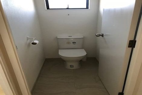 Photo of property in 1/732 East Coast Road, Pinehill, Auckland, 0632