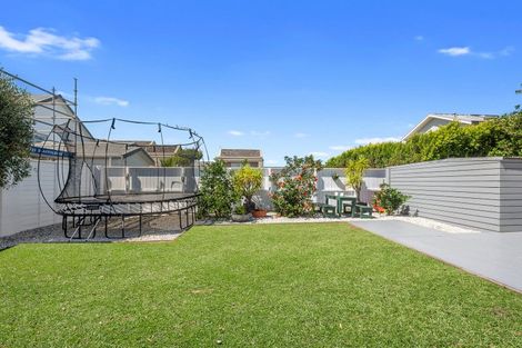 Photo of property in 51 Milford Road, Milford, Auckland, 0620