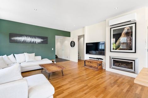 Photo of property in 33 Double Cone Road, Jacks Point, Queenstown, 9371