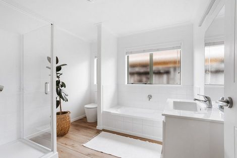 Photo of property in 14 Grabella Place, Papamoa Beach, Papamoa, 3118