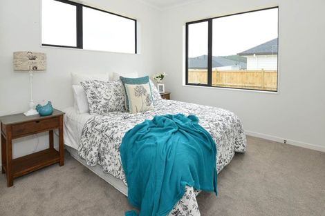 Photo of property in 12 Gilbransen Road, Kumeu, 0810