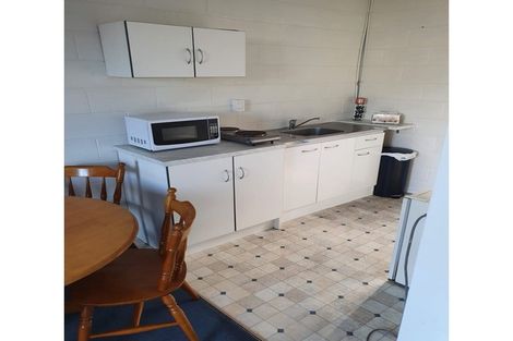 Photo of property in 1/212 Sunnynook Road, Totara Vale, Auckland, 0627